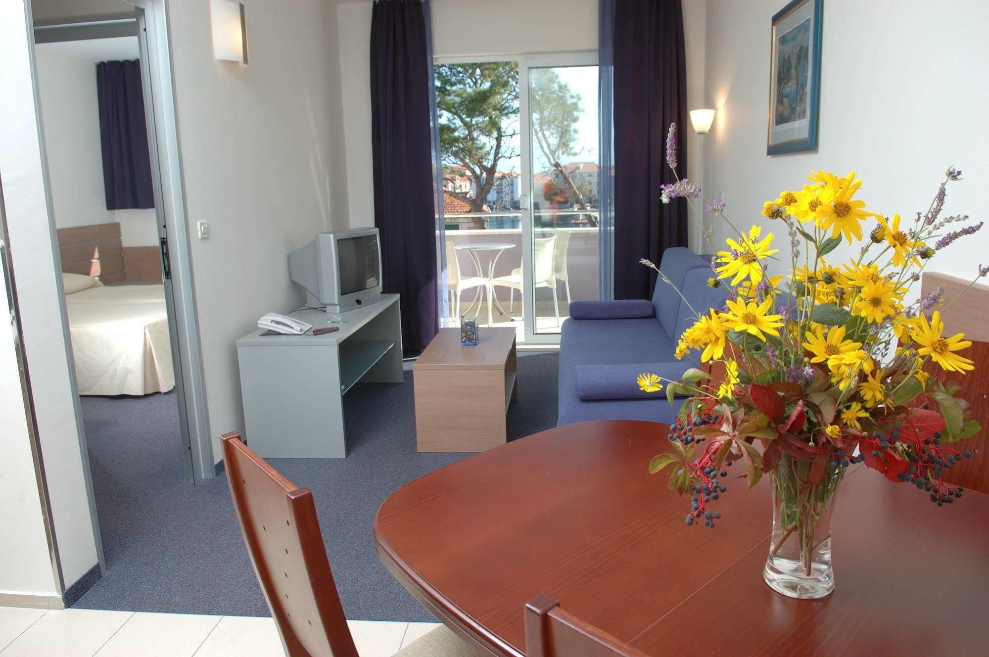 Apartmani Marija Postira Luaran gambar